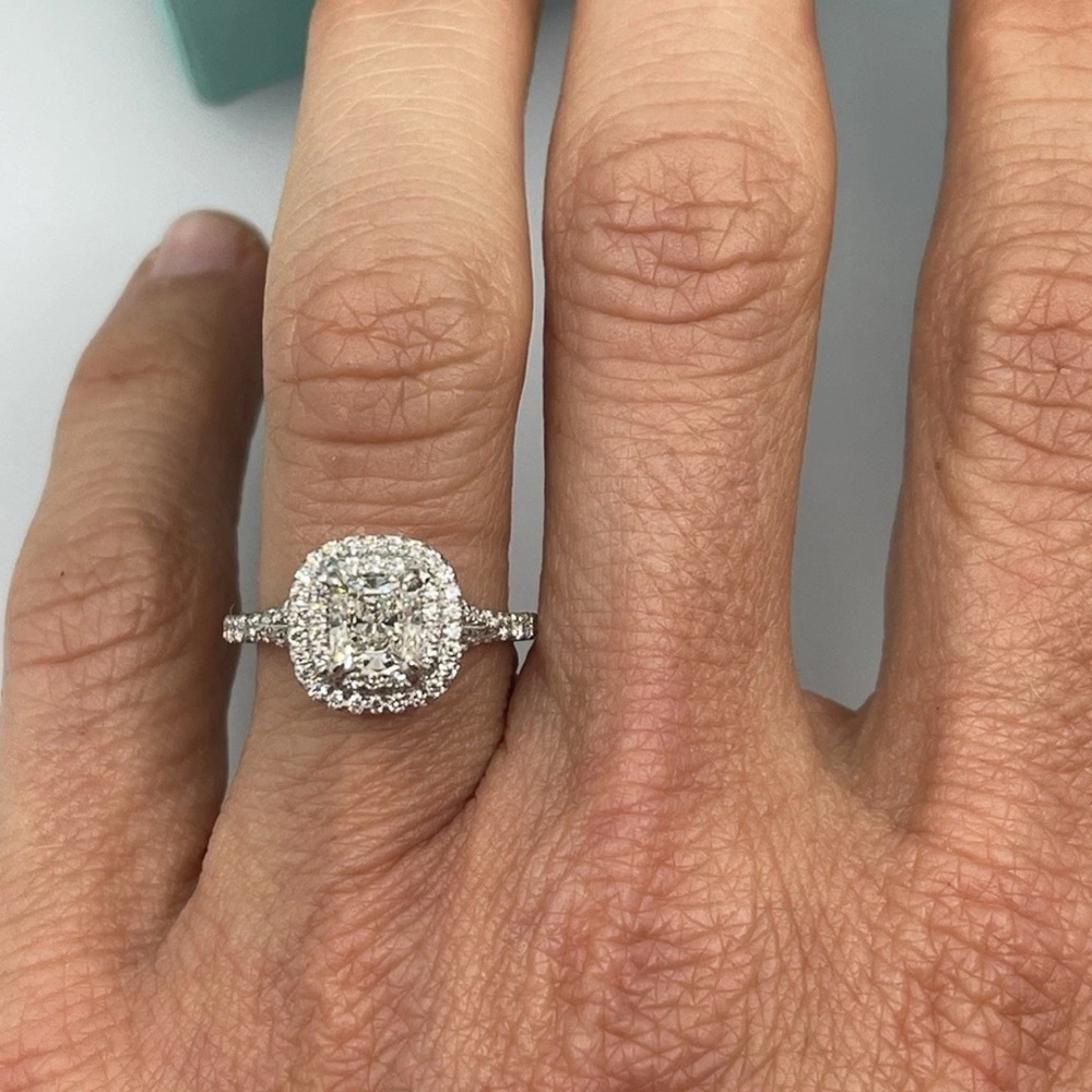 Tiffany & Co. Soleste 1.06 Ct Cushion Diamond Platinum Engagement Ring $15000 - Picture 6 of 15